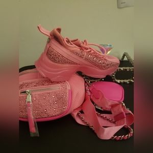 STEVE MADDEN PINK 9M SNEAKER & FANNY PACK "WEEKEND SALE ONLY"